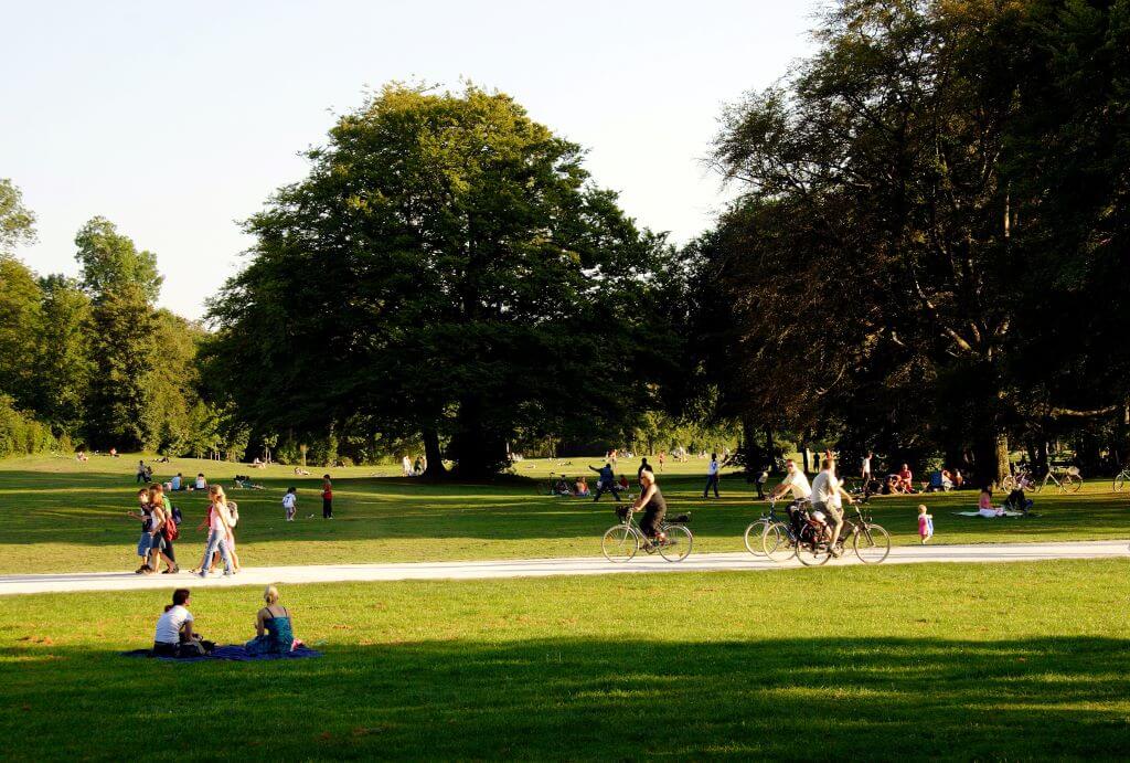 Cheap date: public park